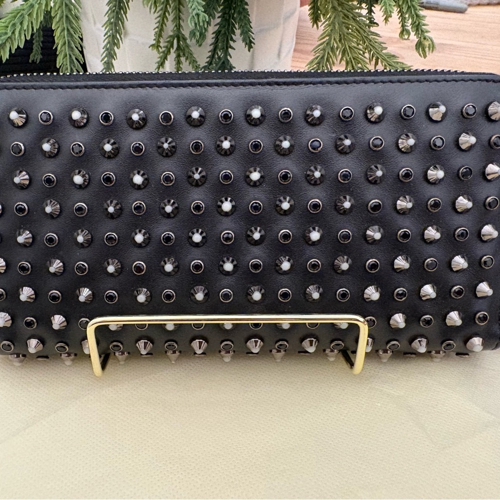 Christian Louboutin
Panettone Spike Accents Wallet